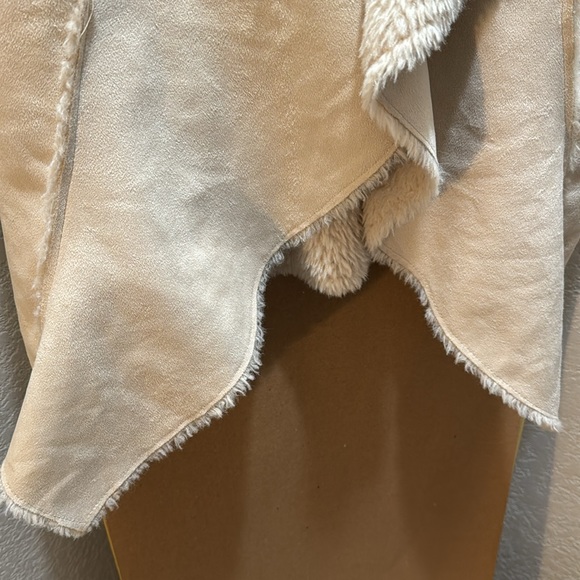 Knox Rose Suede Faux Fur Vest size Large - longer in front - Picture 4 of 4
